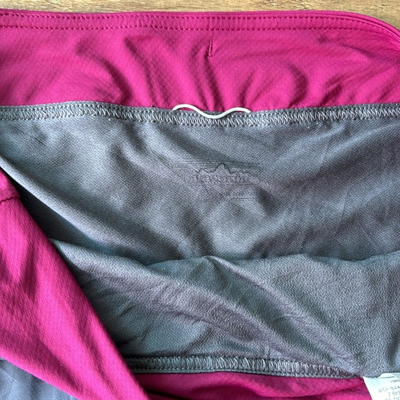 Patagonia Strider Shorts Grey/Deep Fuschia M - Picture 4 of 5